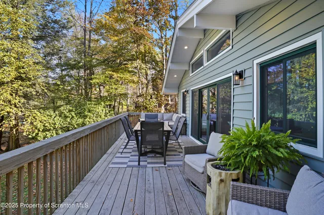 $1,785,000 | 1010 Crystal Lake Boulevard, Carbondale, PA 18407