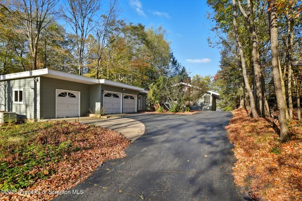 $1,785,000 | 1010 Crystal Lake Boulevard, Carbondale, PA 18407