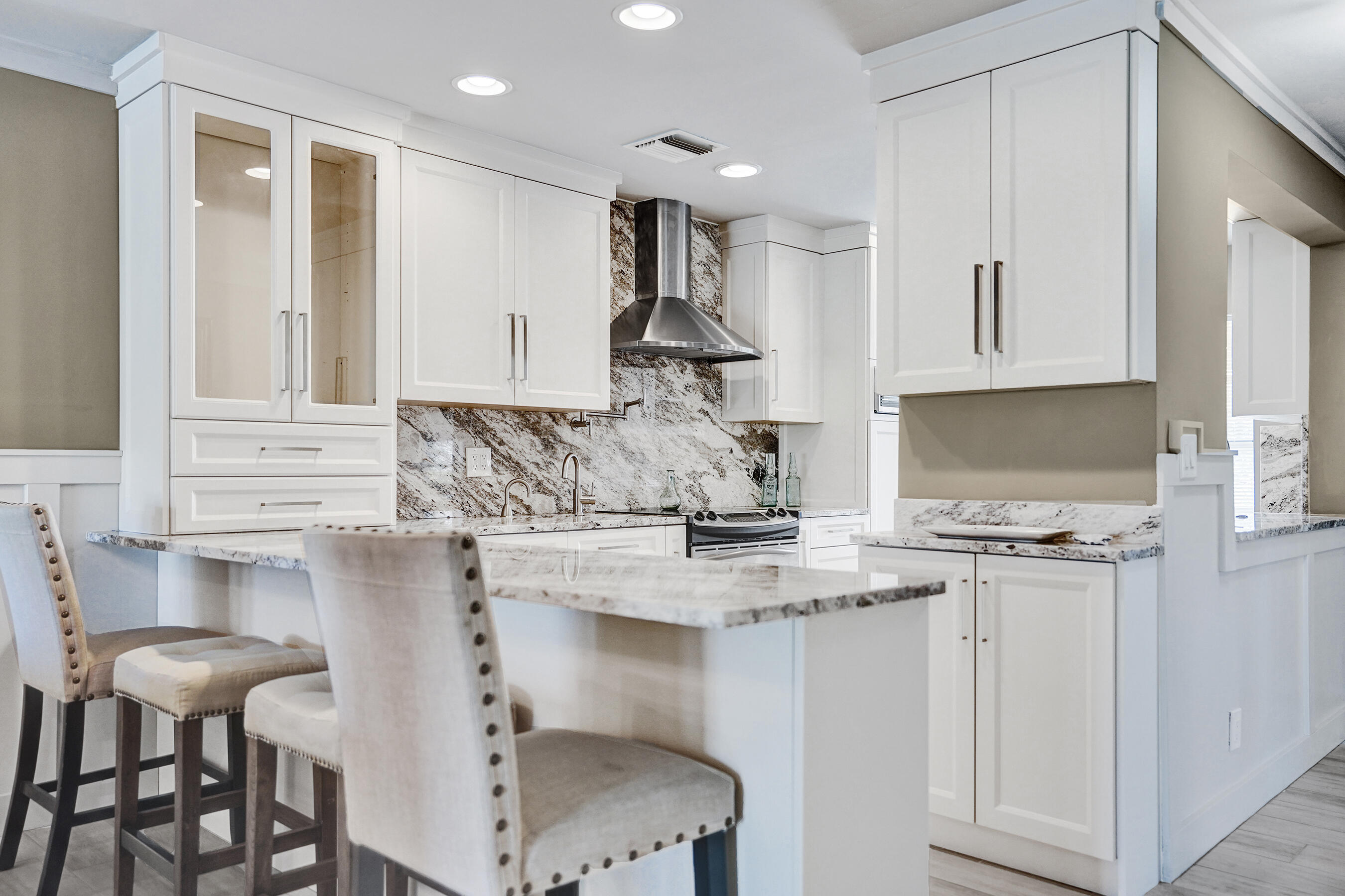 2820 Southwest 13th Street, Unit 101 Delray Beach, FL 33445 - Photo 9 of 83 Kitchen