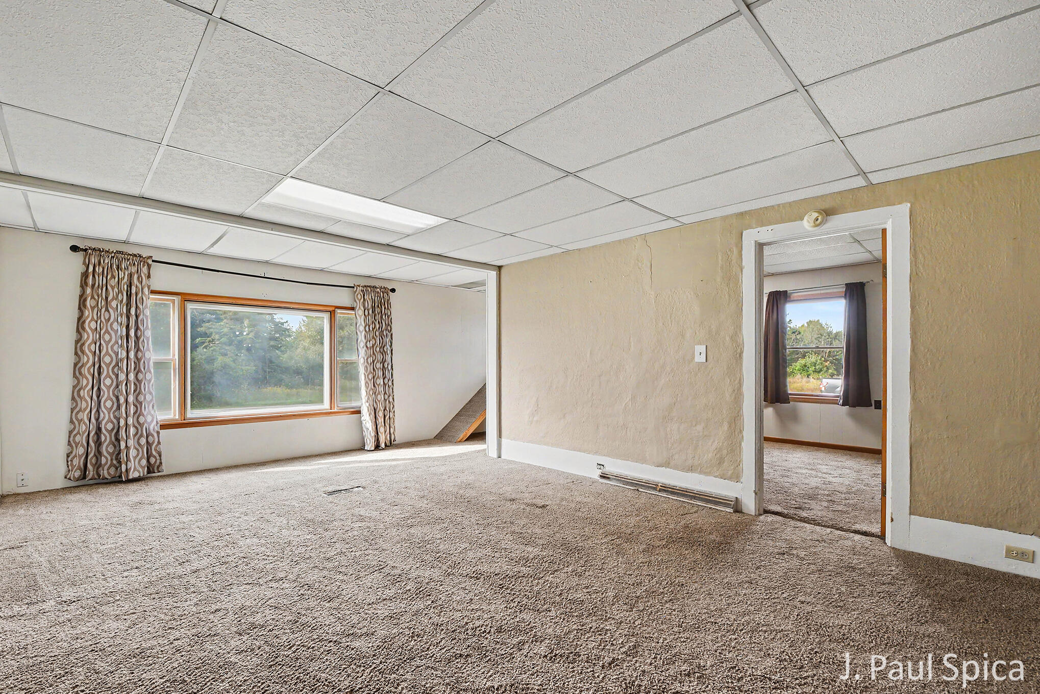 2235 17 Mile Road Kent City, MI 49330 - Photo 11 of 33 Living Room