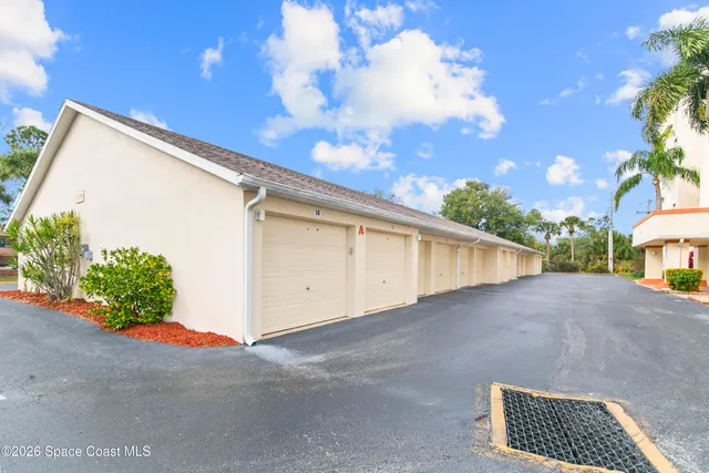 $180,000 | 1410 Huntington Lane, Unit 1106, Rockledge, FL 32955