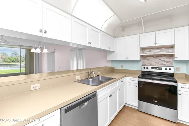 $180,000 | 1410 Huntington Lane, Unit 1106, Rockledge, FL 32955