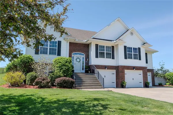 $415,000 | 1613 Brookdale Drive, Atchison, KS 66002
