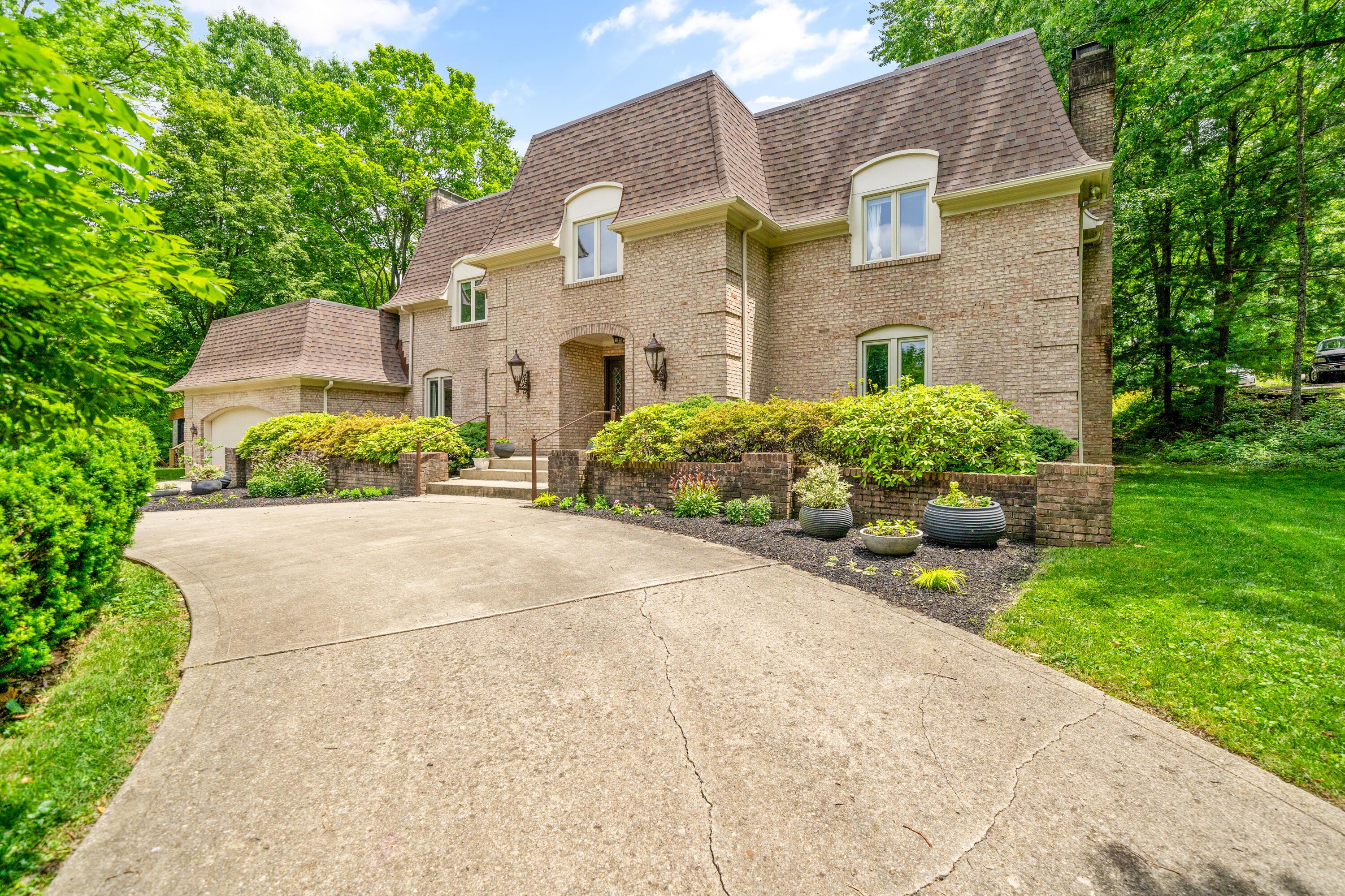 546 Indian Mound Road Columbus, OH 43213 - Photo 8 of 97