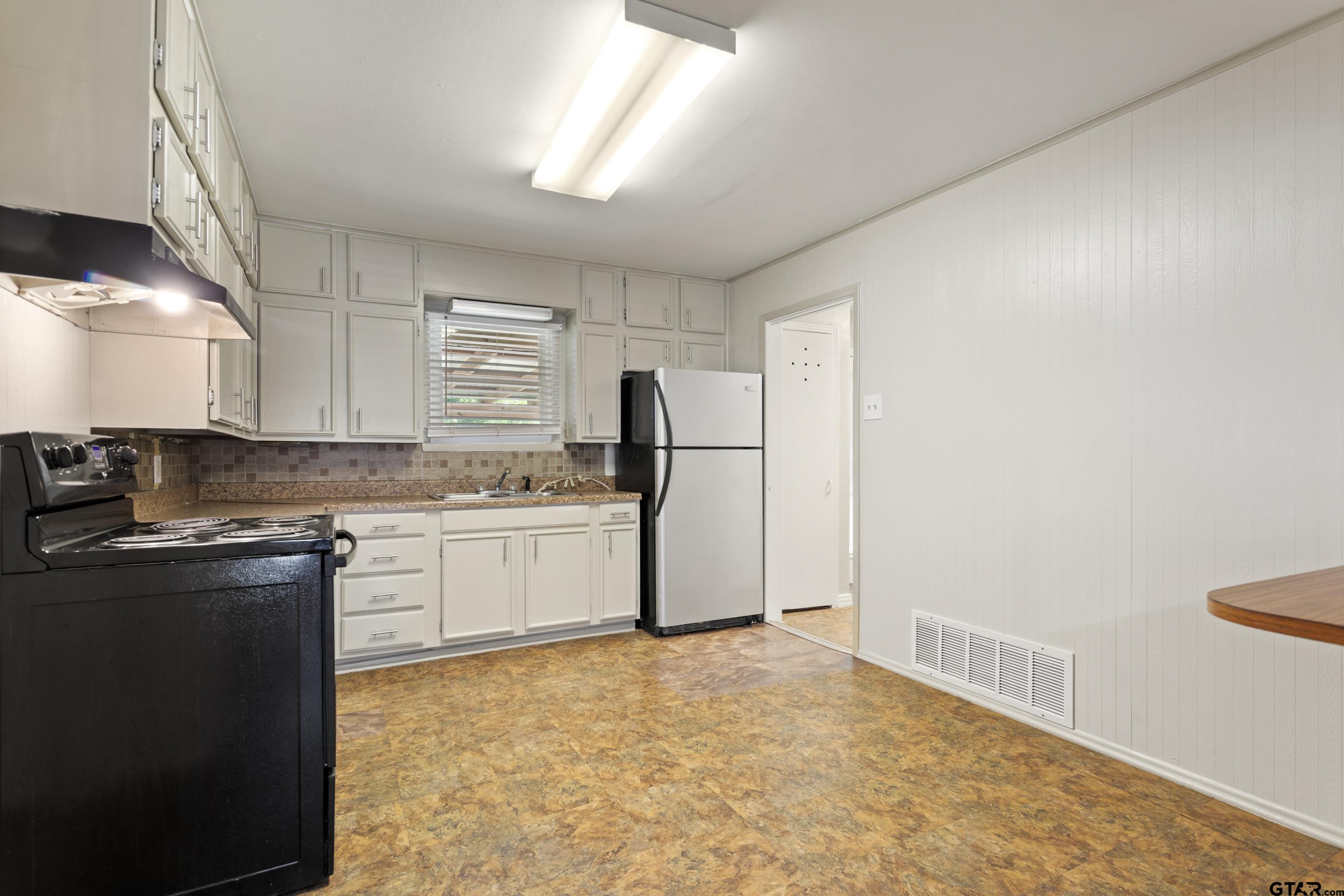 1709 South Baxter Avenue Tyler, TX 75701 - Photo 13 of 29