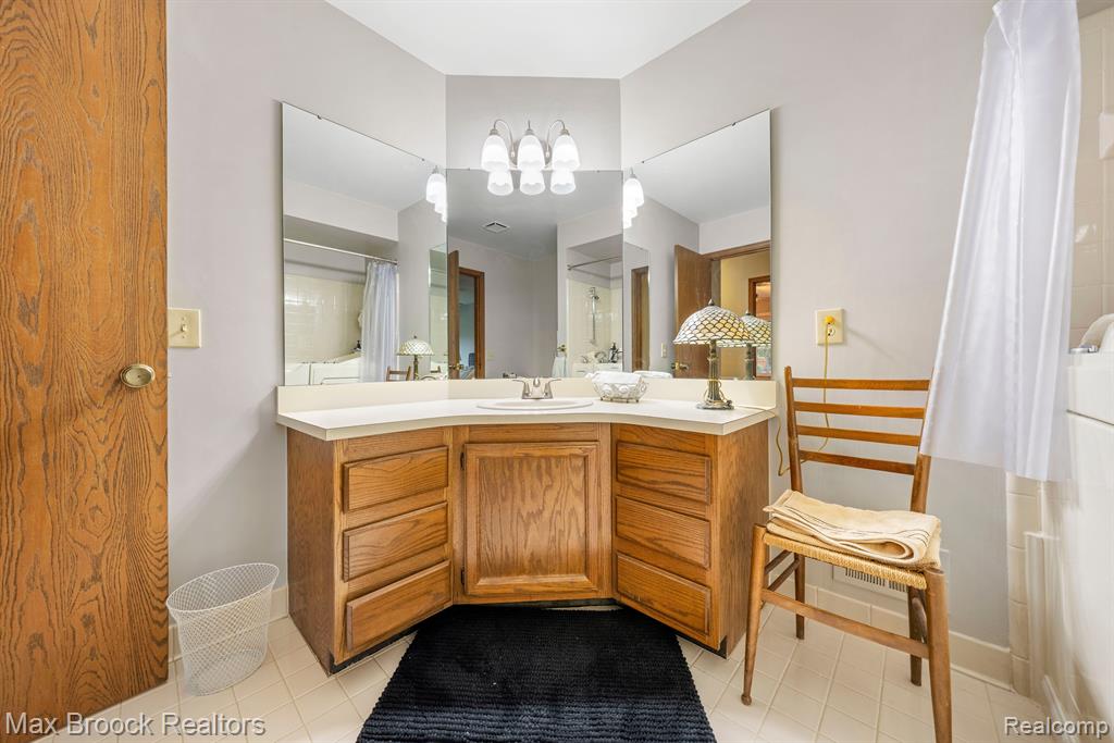 264 Meadow Bridge Drive Rochester, MI 48307 - Photo 19 of 30