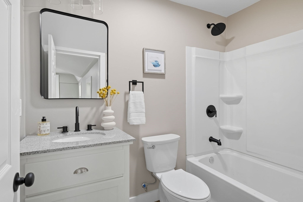 56 Marshall Street Springfield, MA 01109 - Photo 13 of 33