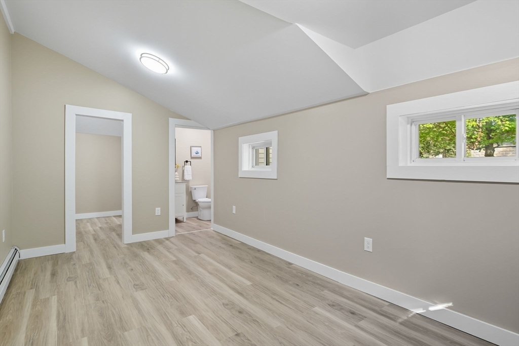 56 Marshall Street Springfield, MA 01109 - Photo 15 of 33