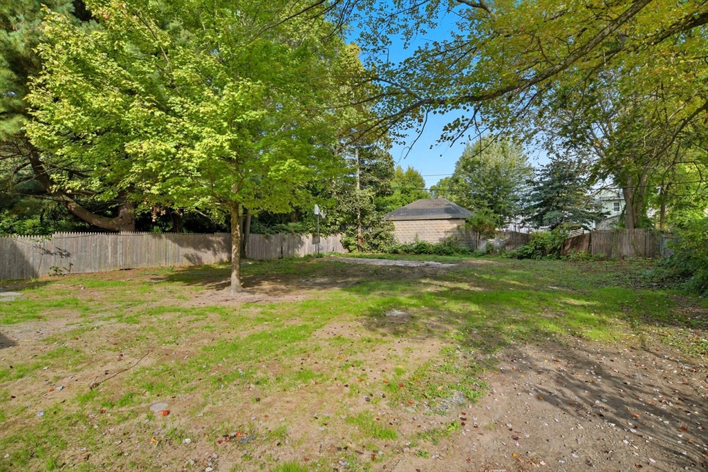 56 Marshall Street Springfield, MA 01109 - Photo 31 of 33