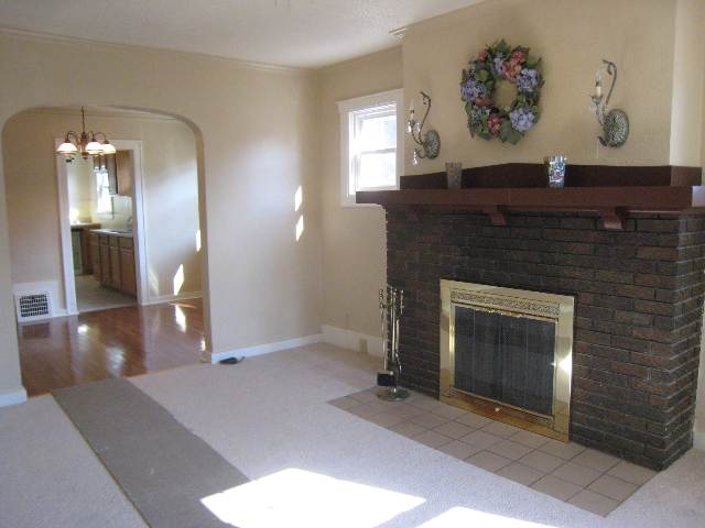2712 North Prospect Road Peoria, IL 61603 - Photo 2 of 9 Gallery Image 2