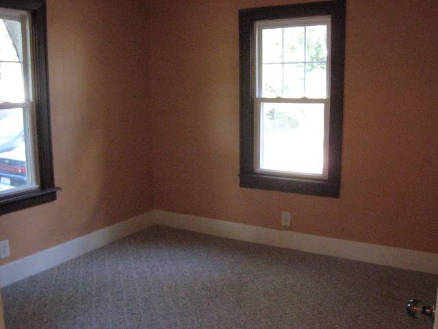 2712 North Prospect Road Peoria, IL 61603 - Photo 4 of 9 Gallery Image 4