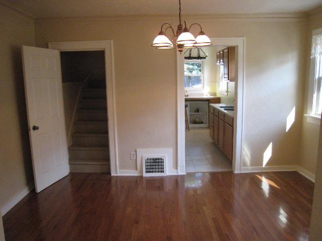2712 North Prospect Road Peoria, IL 61603 - Photo 9 of 9 Gallery Image 9