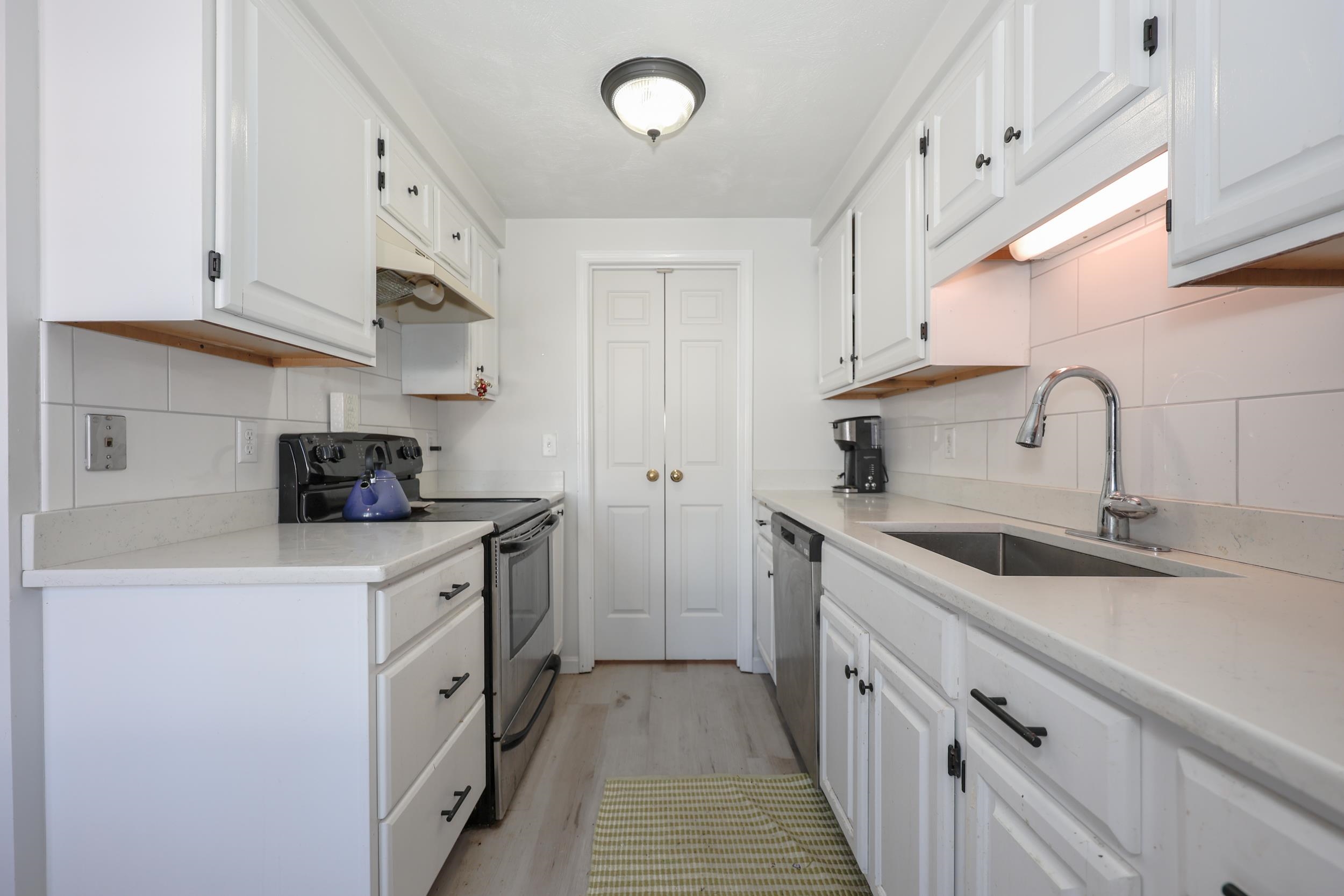 7 Colonial Square Peterborough, NH 03458 - Photo 7 of 24