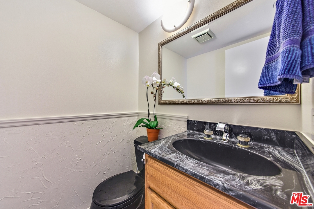 4351 Alla Road, Unit 2 Marina del Rey, CA 90292 - Photo 12 of 31 Gallery Image 12