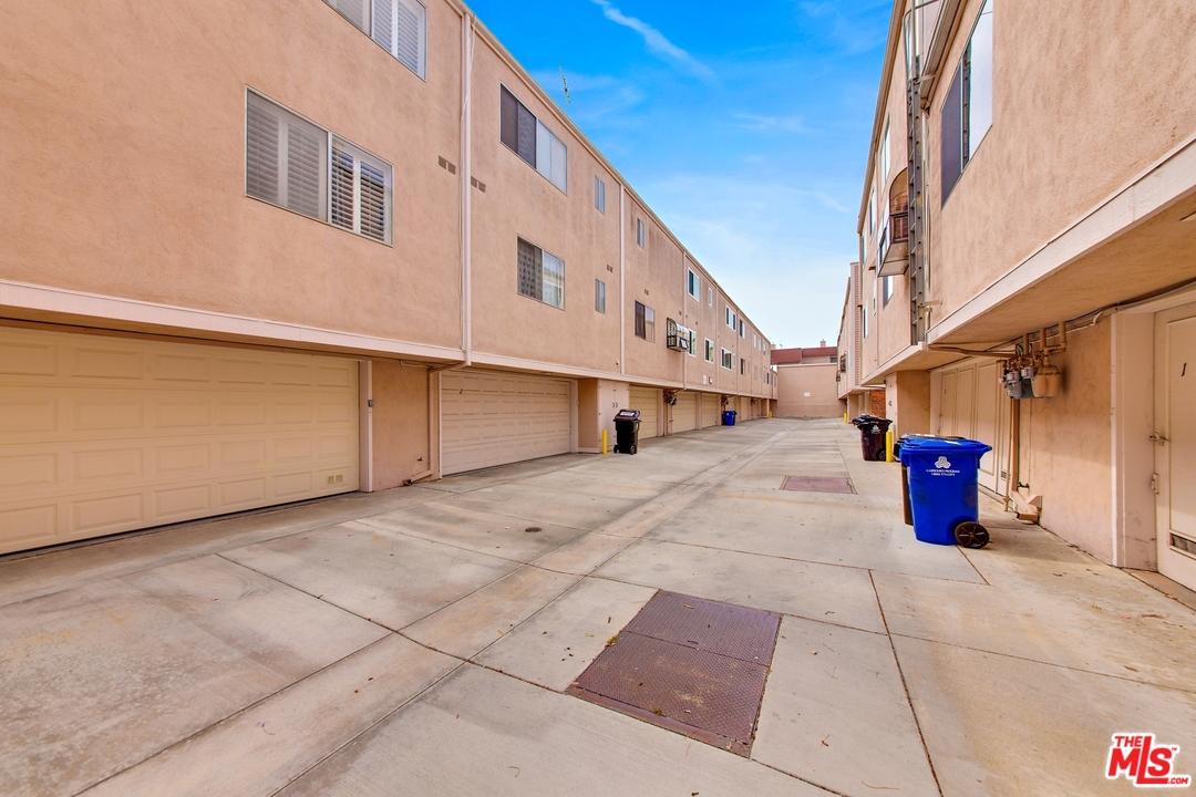4351 Alla Road, Unit 2 Marina del Rey, CA 90292 - Photo 21 of 31 Gallery Image 21