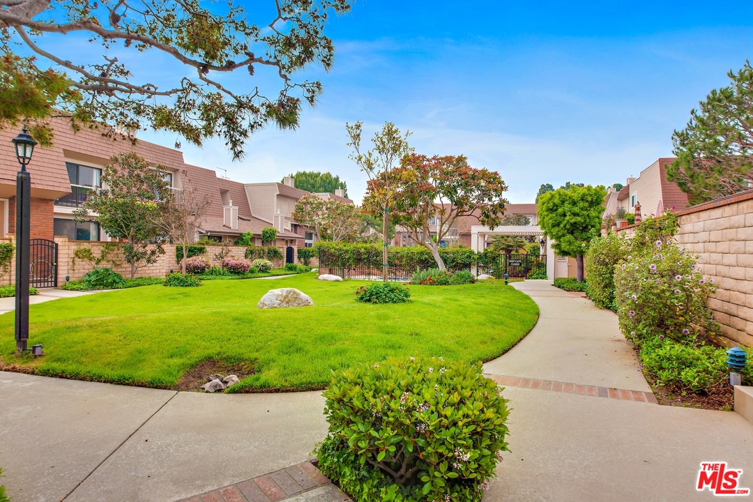 4351 Alla Road, Unit 2 Marina del Rey, CA 90292 - Photo 24 of 31 Gallery Image 24