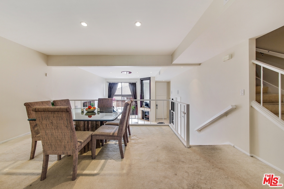 4351 Alla Road, Unit 2 Marina del Rey, CA 90292 - Photo 8 of 31 Gallery Image 8