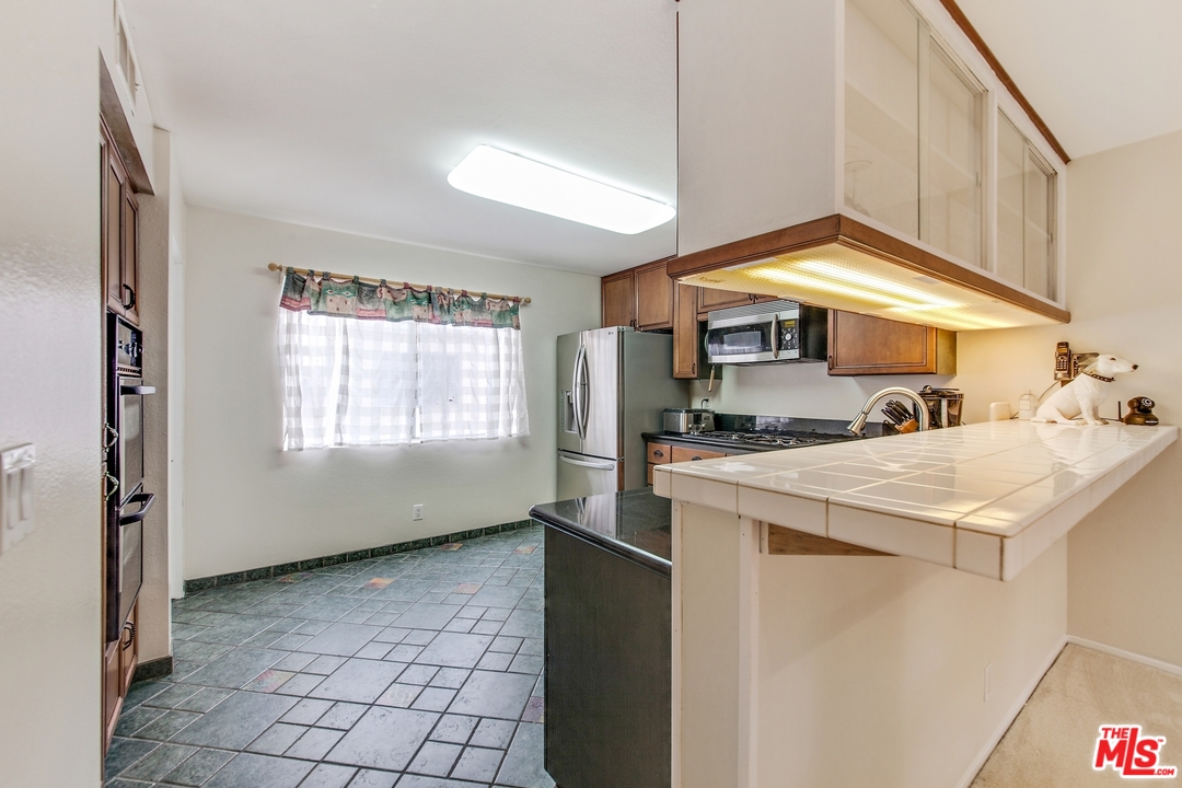 4351 Alla Road, Unit 2 Marina del Rey, CA 90292 - Photo 9 of 31 Gallery Image 9