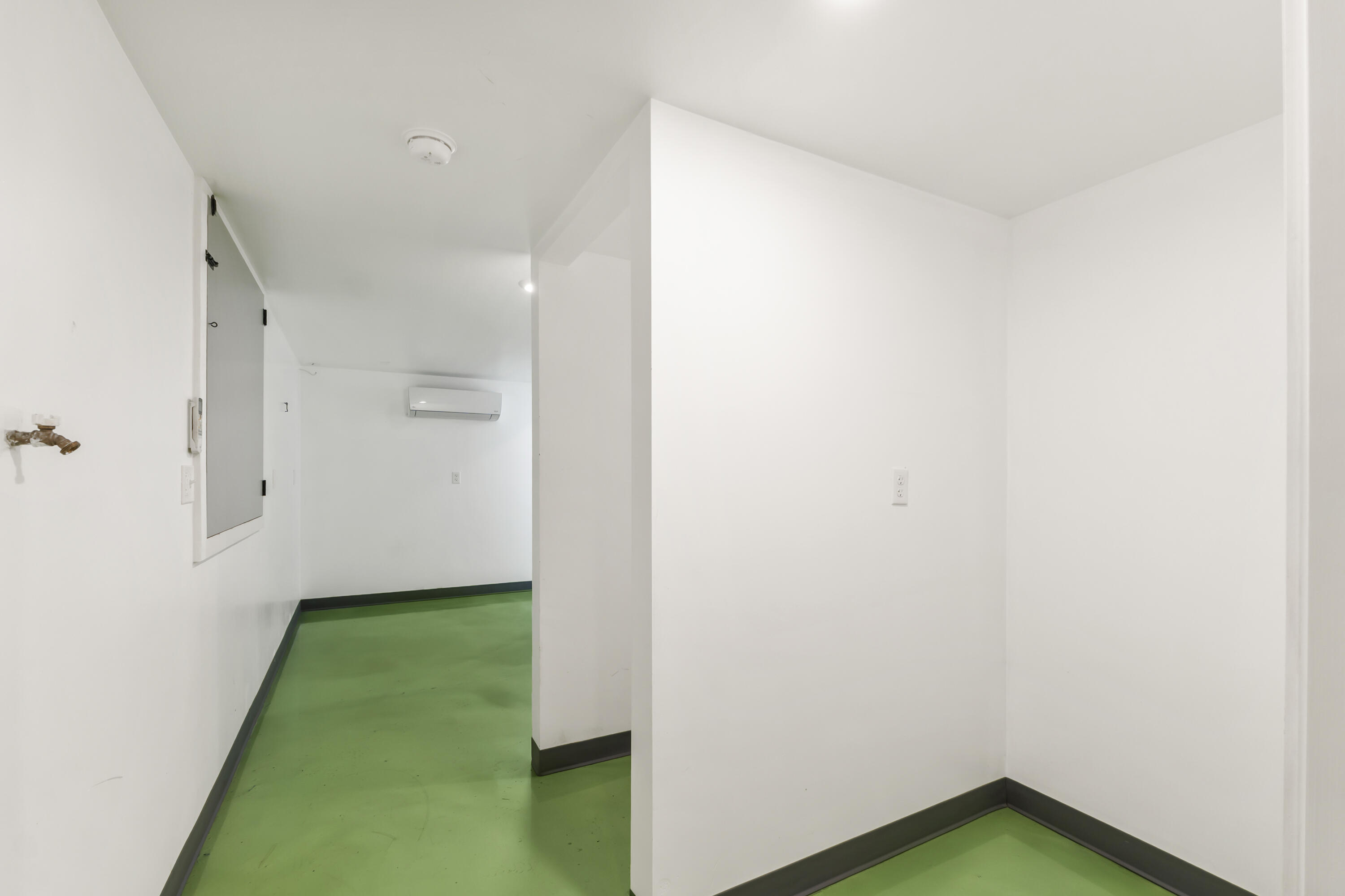 111 Scotland Bridge Road York, ME 03909 - Photo 50 of 82 Hallway