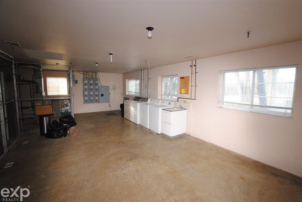 490 Baldwin Avenue Rochester, MI 48307 - Photo 15 of 20