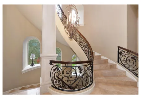 a view of livingroom with furniture