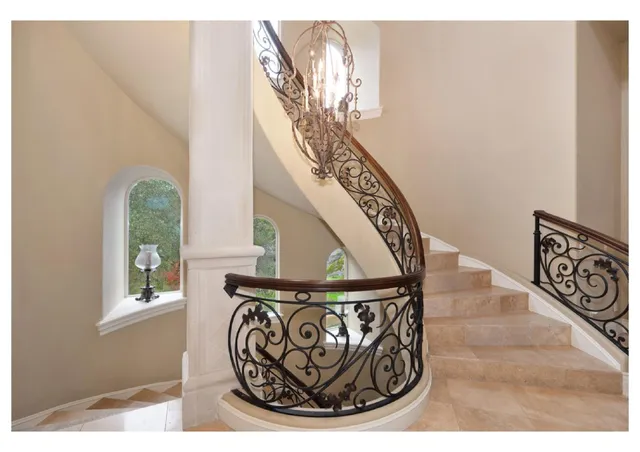 a view of livingroom with furniture