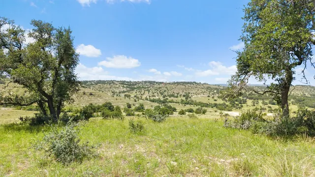 $1,500,000 | 5032 Kendalia Road, Blanco, TX 78606