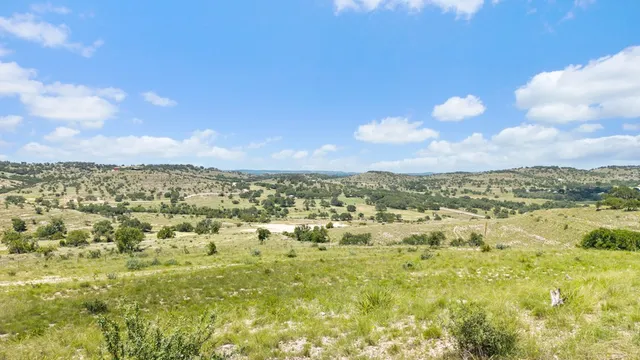 $1,500,000 | 5032 Kendalia Road, Blanco, TX 78606