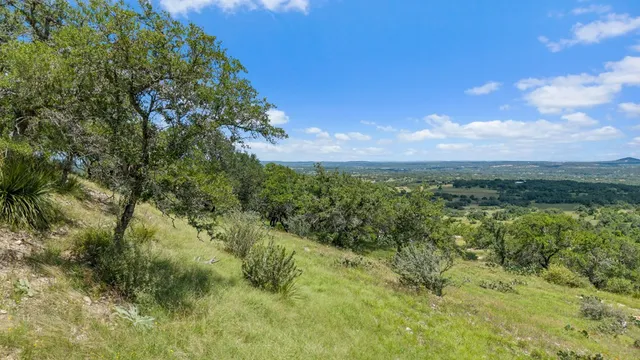 $1,500,000 | 5032 Kendalia Road, Blanco, TX 78606