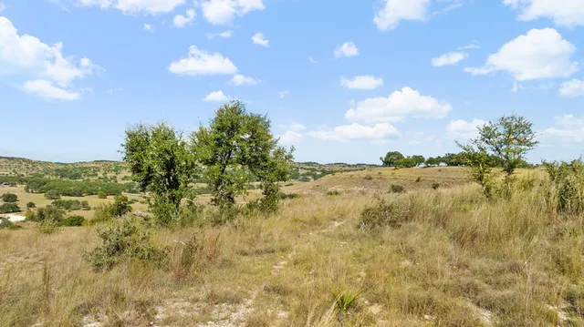 $1,500,000 | 5032 Kendalia Road, Blanco, TX 78606