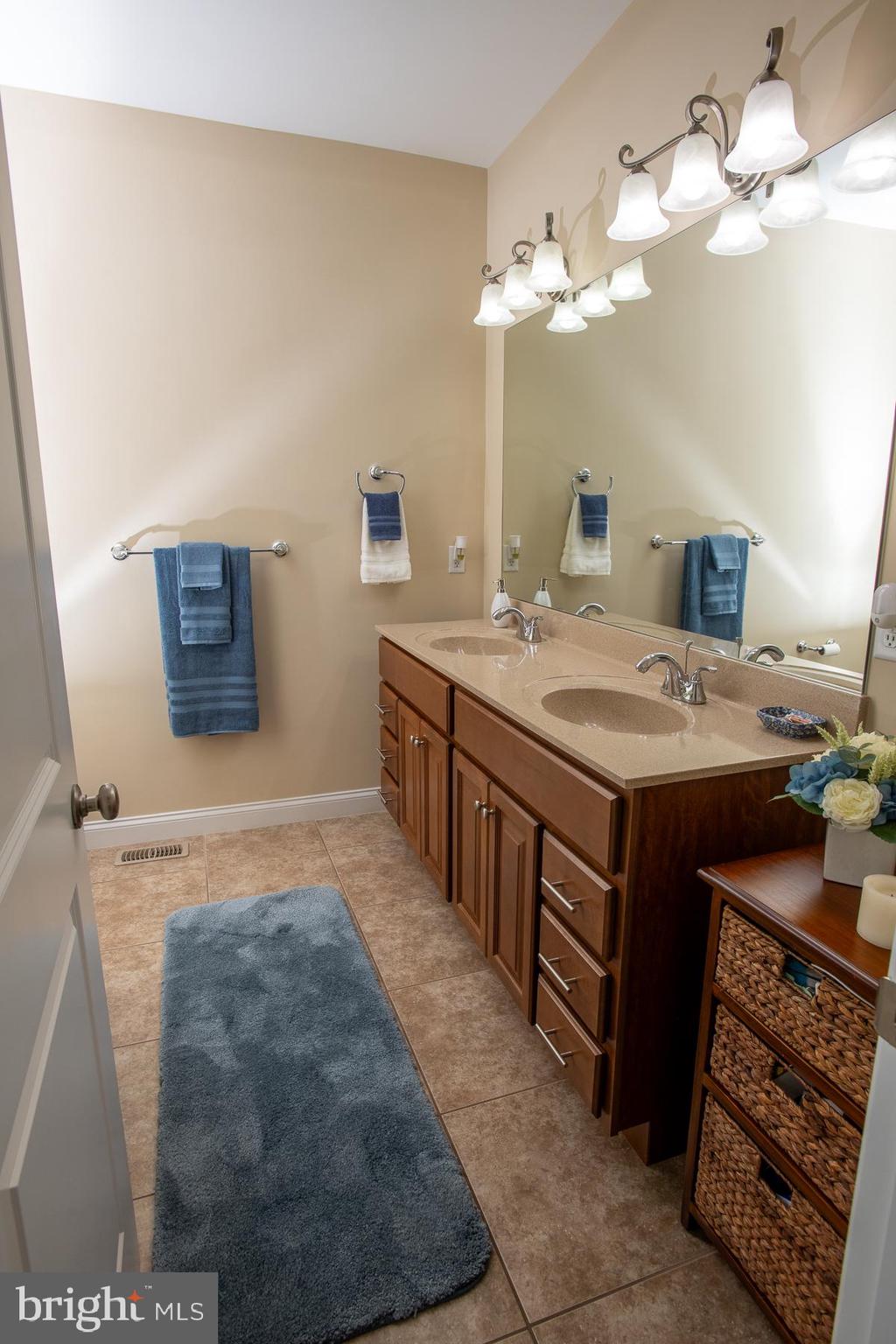113 Crest View Carlisle, PA 17013 - Photo 19 of 35 Primary Bathroom