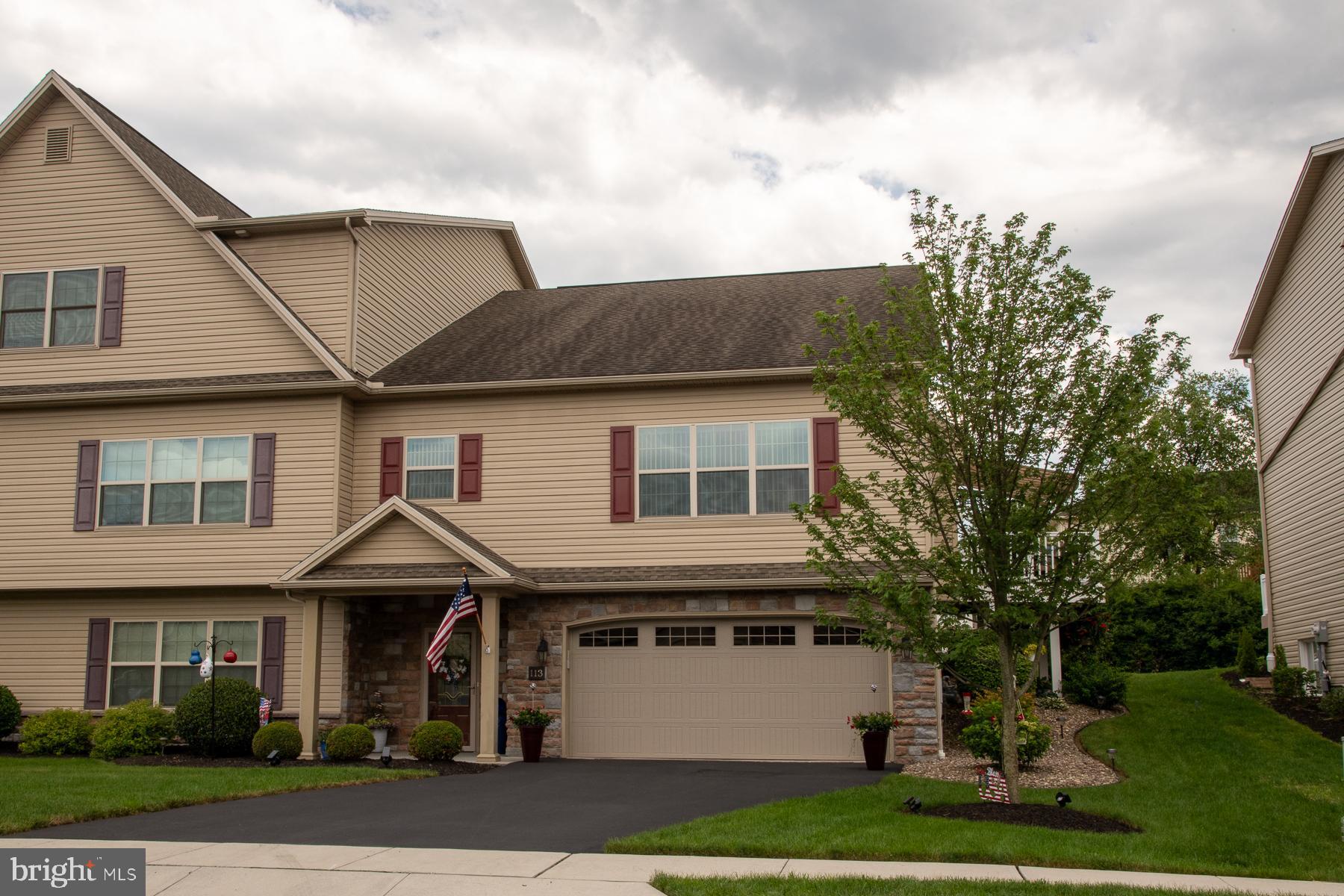 113 Crest View Carlisle, PA 17013 - Photo 2 of 35