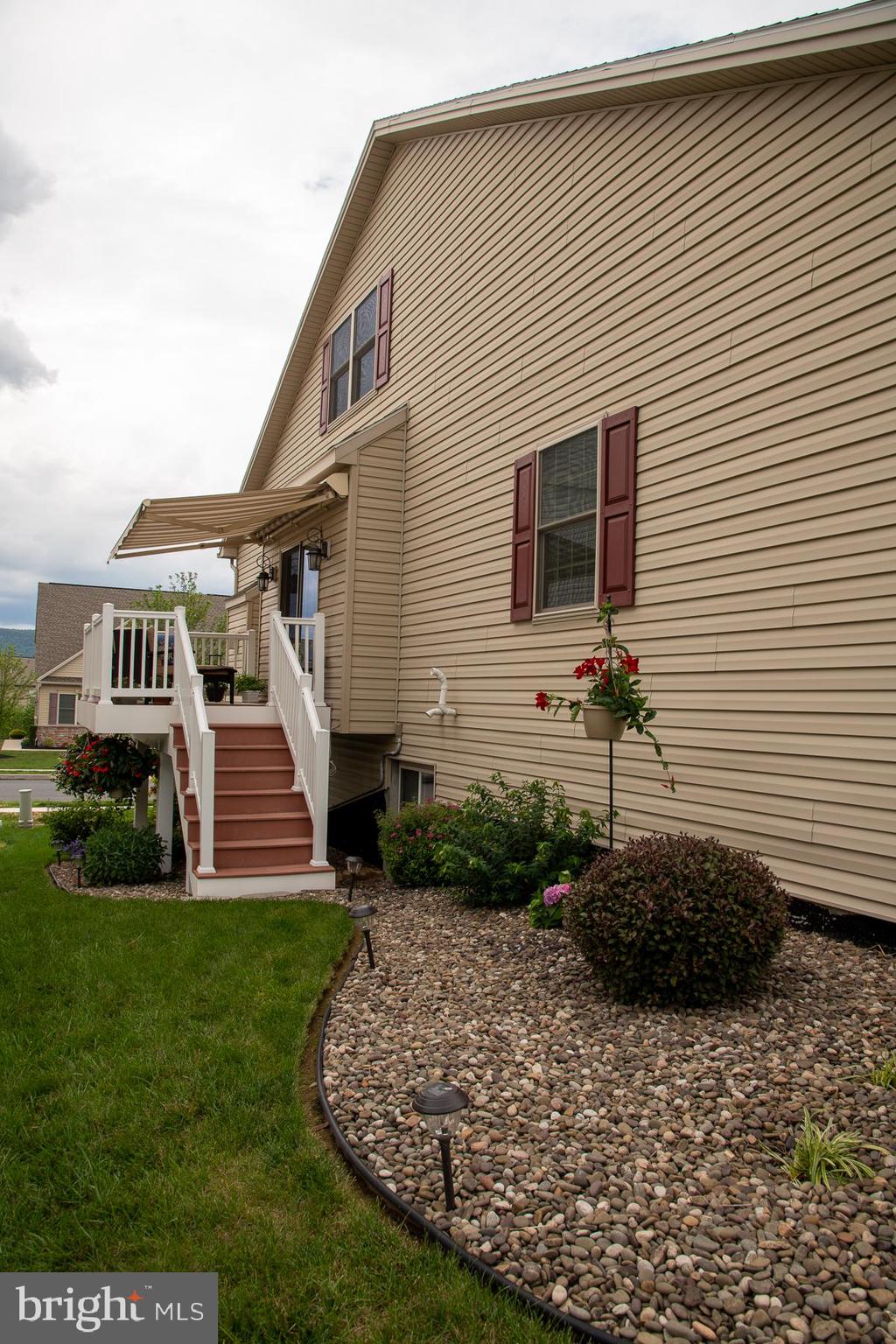 113 Crest View Carlisle, PA 17013 - Photo 5 of 35