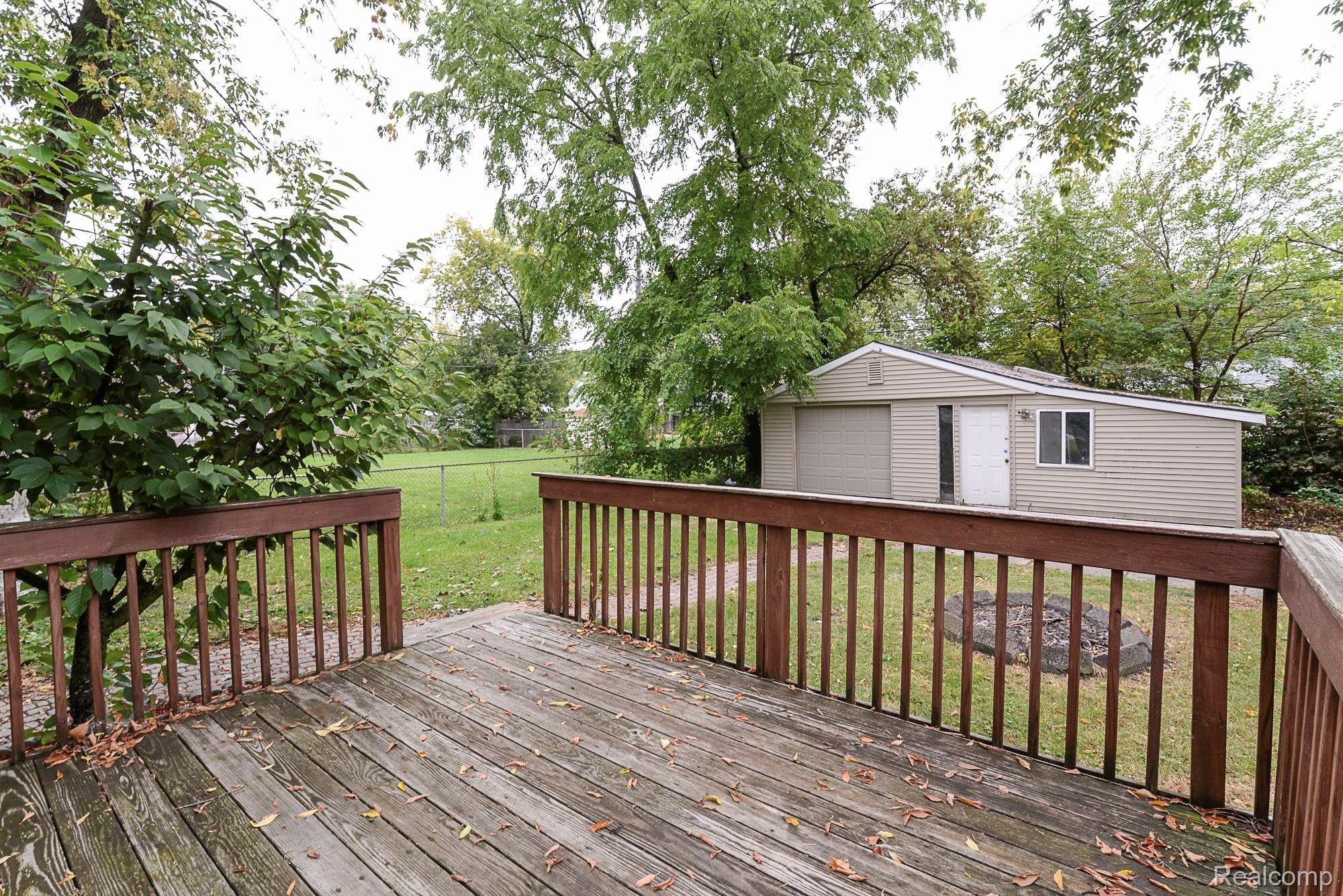 3113 Emmons Avenue Rochester, MI 48307 - Photo 30 of 39 DSC_8.jpg