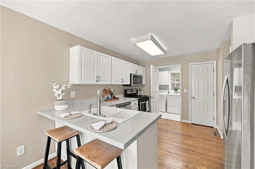 7500 Bartonshire Court Oak Ridge, NC 27310 - Photo 14 of 49 Kitchen