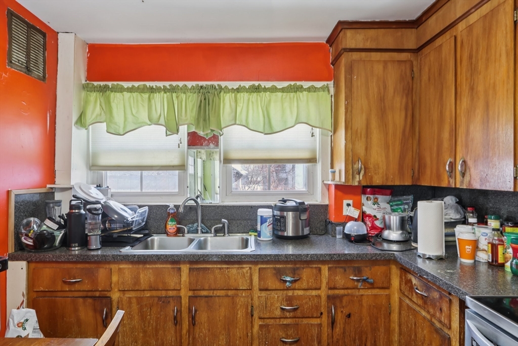 44 Elm Street Quincy, MA 02169 - Photo 13 of 37
