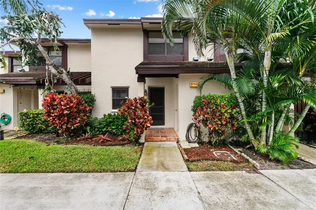 $329,999 | 3755 Carambola Circle North, Unit 3755, Coconut Creek, FL 33066
