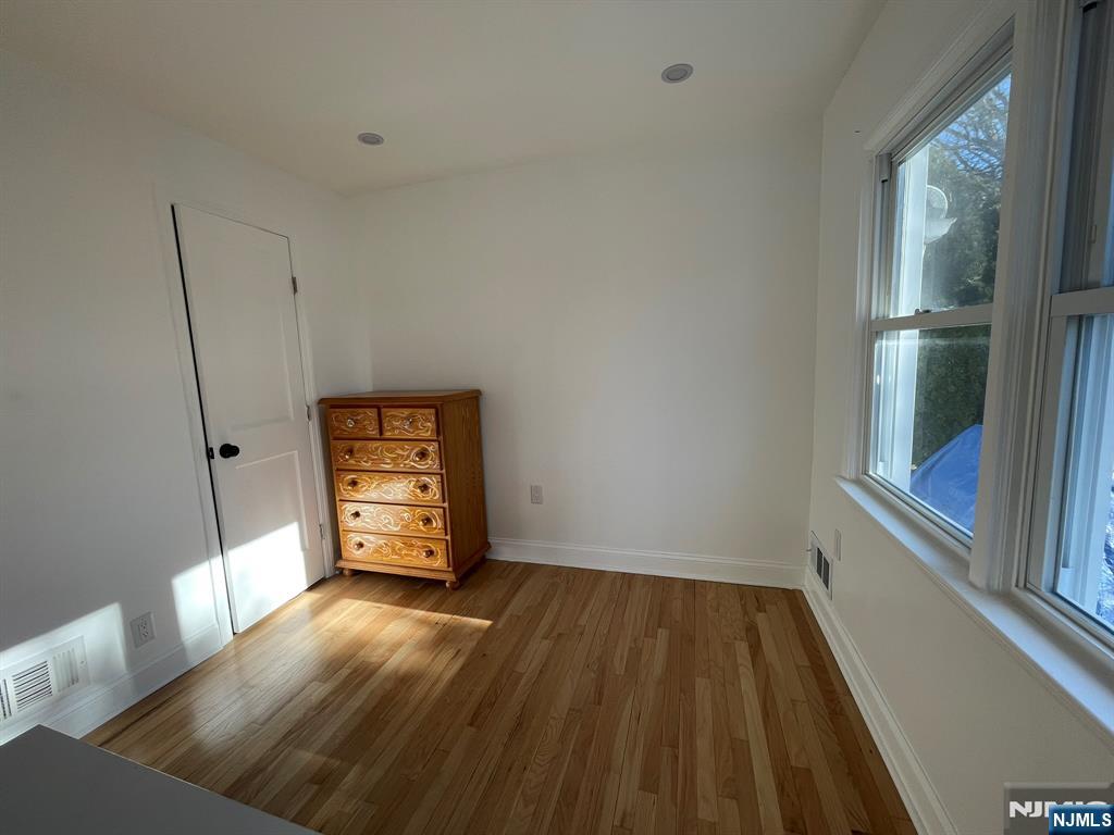 11 Raymond Place Hawthorne, NJ 07506 - Photo 16 of 40