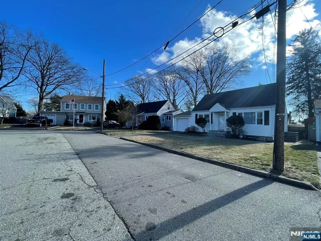 $4,000 | 11 Raymond Place, Hawthorne, NJ 07506