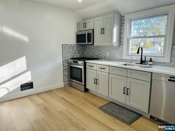 $3,500 | 11 Raymond Place, Hawthorne, NJ 07506