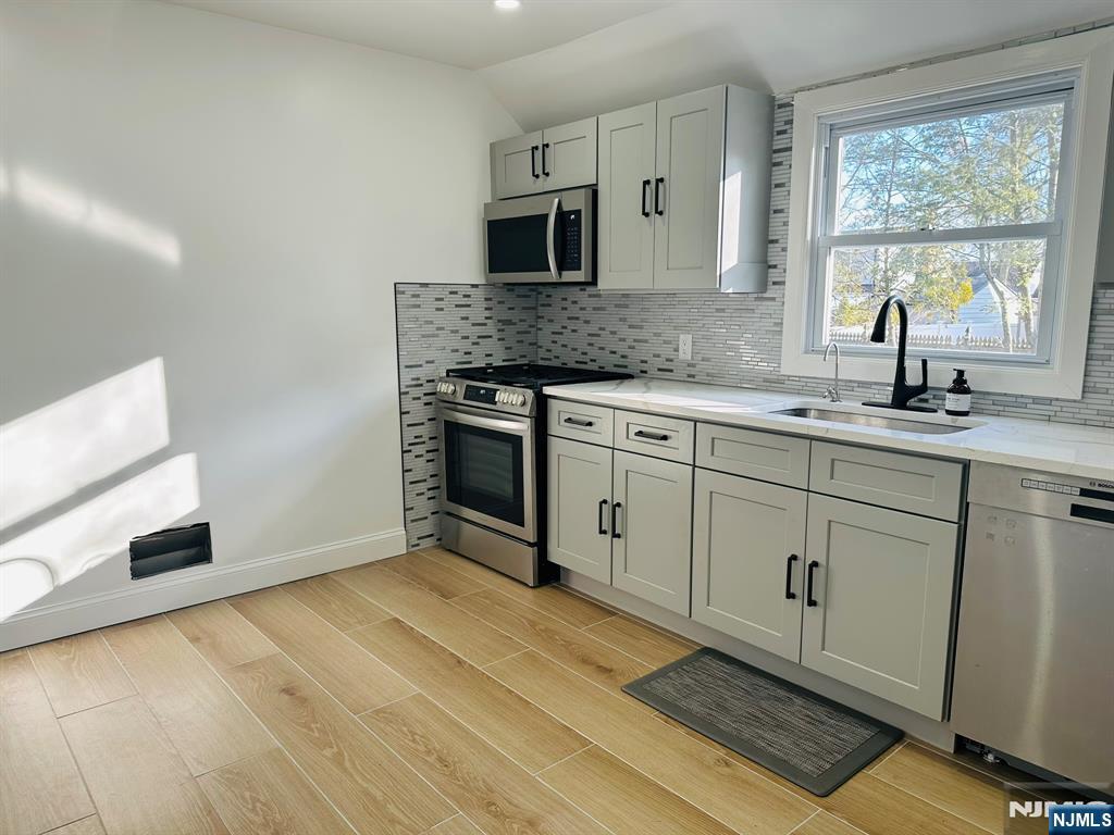 11 Raymond Place Hawthorne, NJ 07506 - Photo 8 of 40