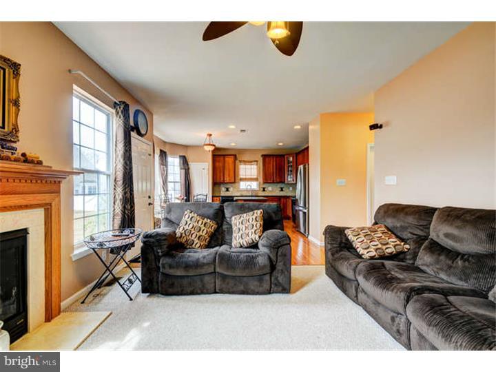 74 Cayuga Road Bordentown, NJ 08505 - Photo 10 of 23 Family Room