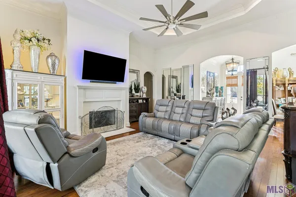 $384,900 | 2913 Country Lake Drive, Zachary, LA 70791