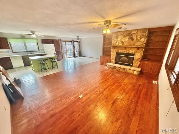 $389,900 | 10289 Hwy J, Perryville, MO 63775