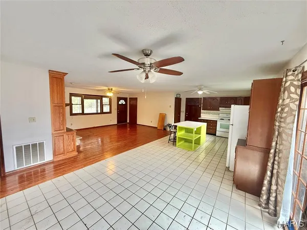$389,900 | 10289 Hwy J, Perryville, MO 63775