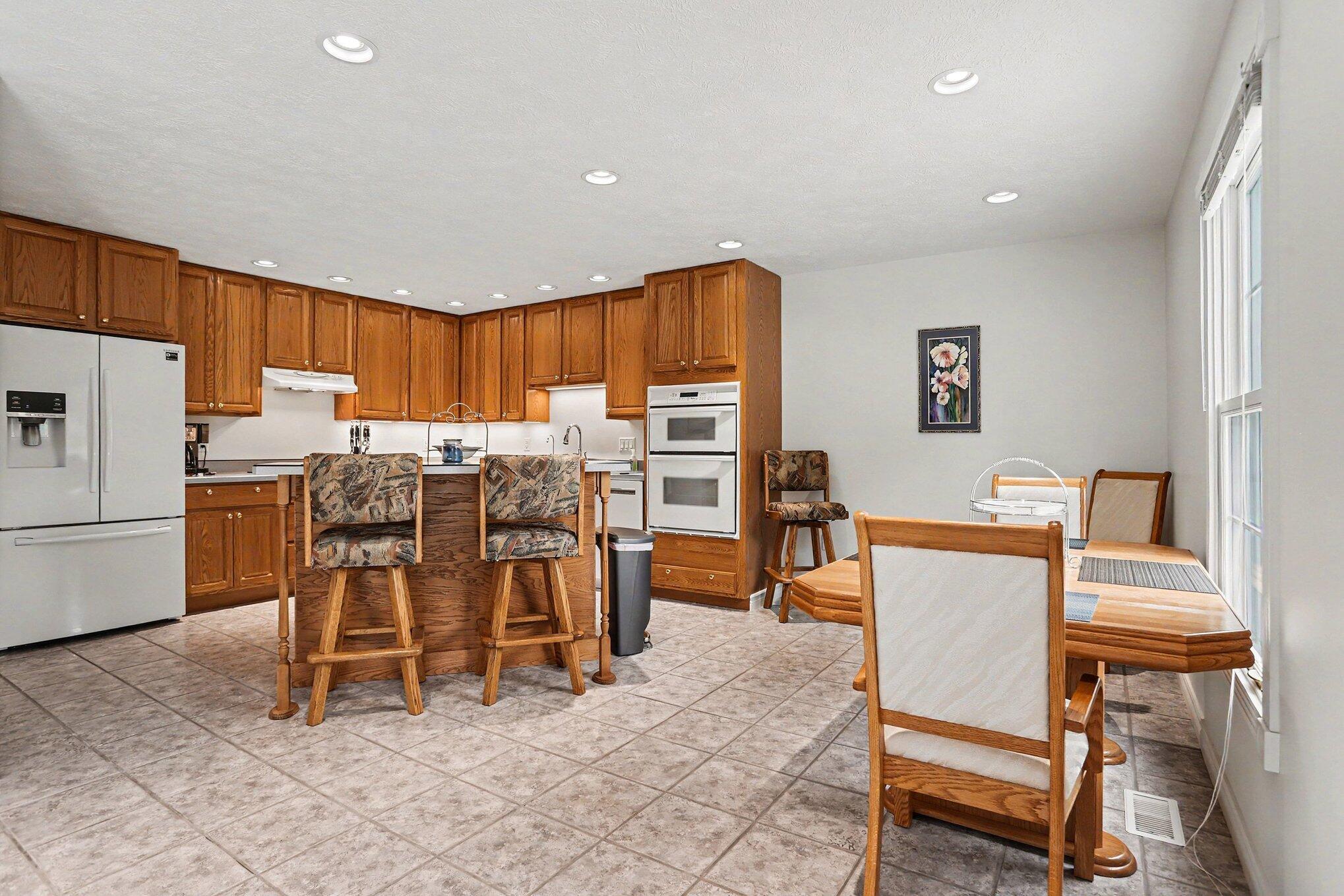 31 East Suttons Ridge Battle Creek, MI 49014 - Photo 7 of 28 007_file_1210