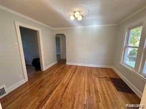 385 Vester Avenue Ferndale, MI 48220 - Photo 2 of 14