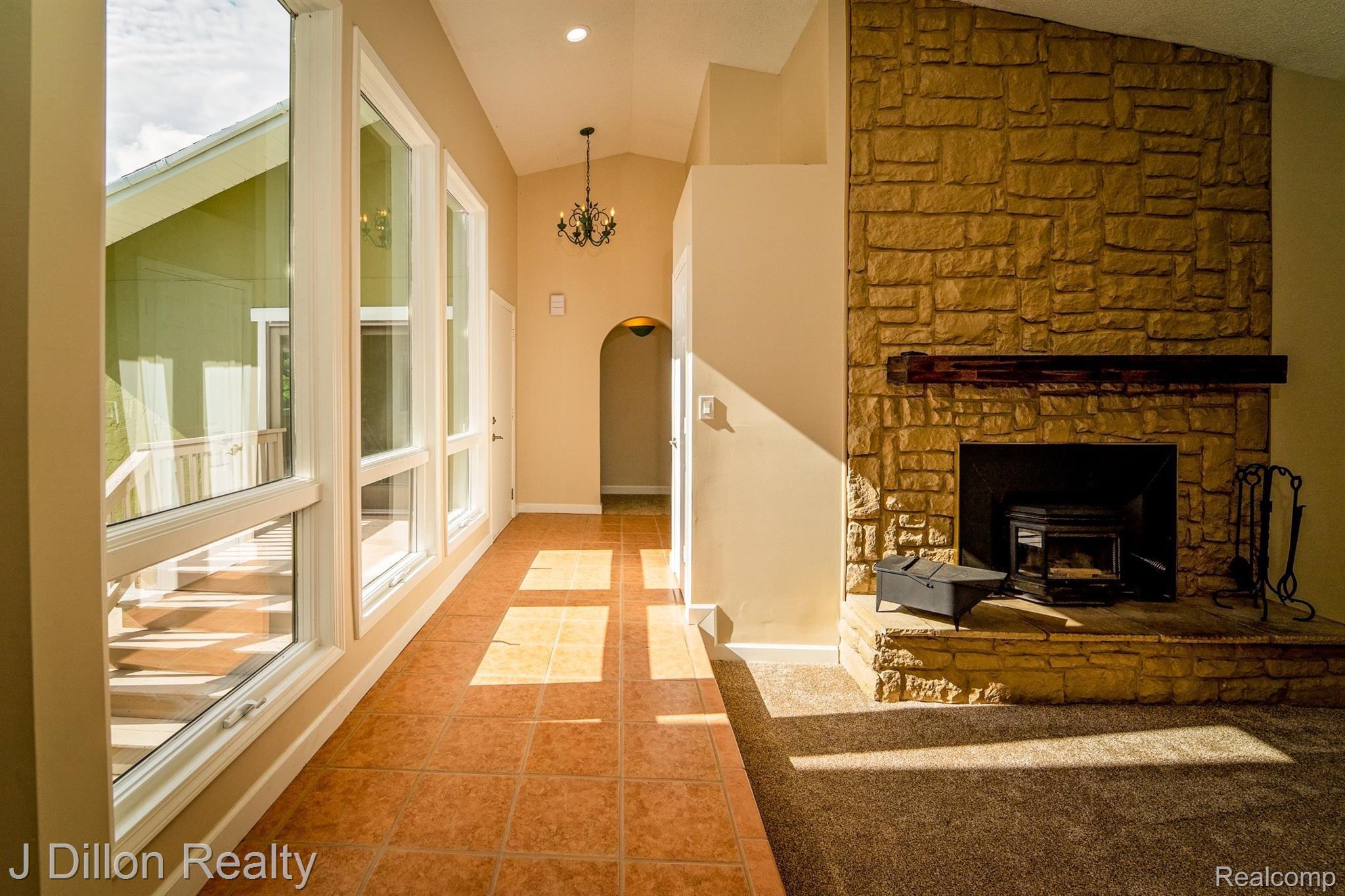 4372 Walsh Road Whitmore Lake, MI 48189 - Photo 16 of 40 4372 Walsh-53.jpg