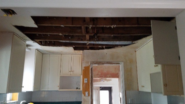 4176 Hinsdale Road Cleveland, OH 44121 - Photo 10 of 15 Gallery Image 10