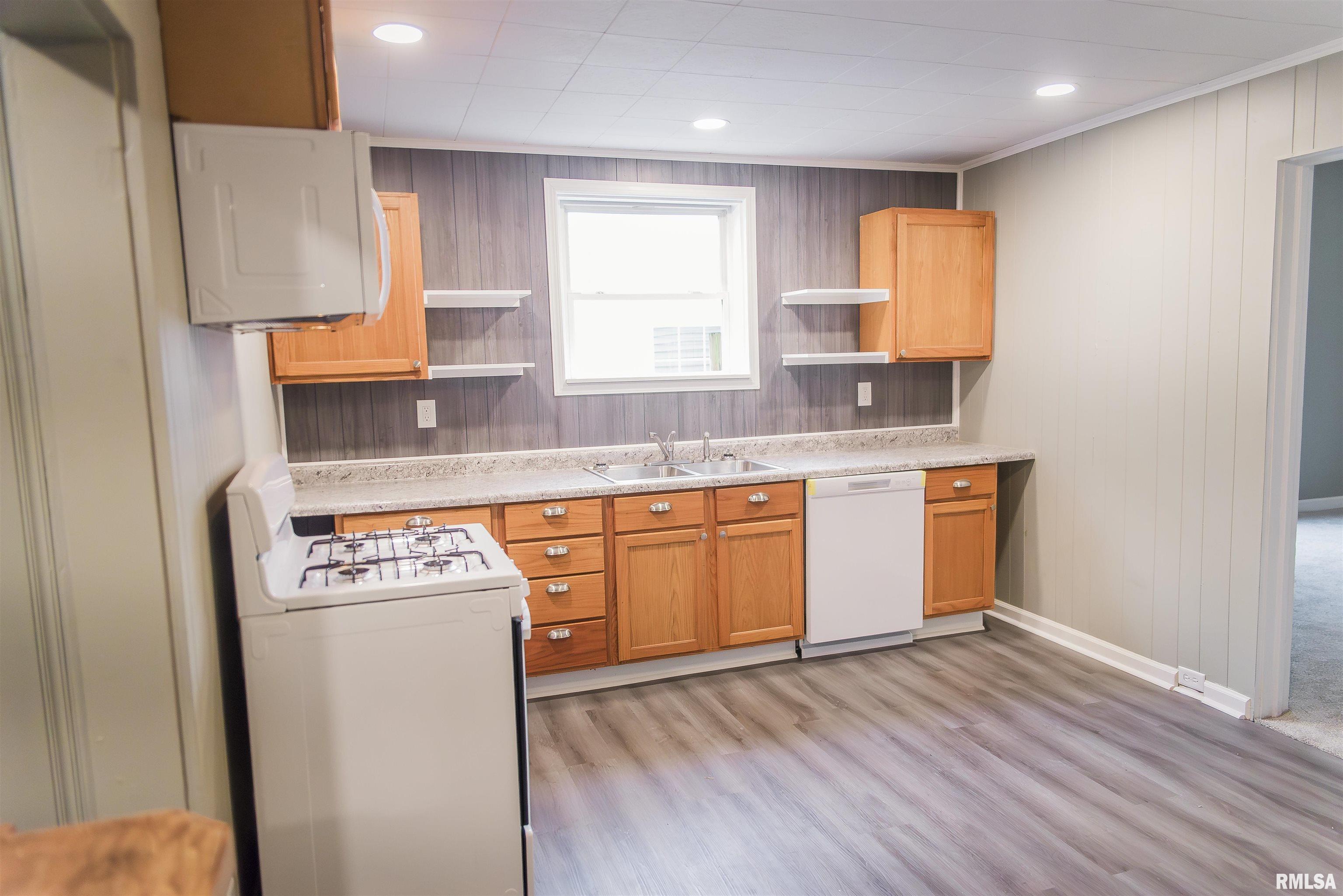 535 Adams Street Quincy, IL 62301 - Photo 2 of 7